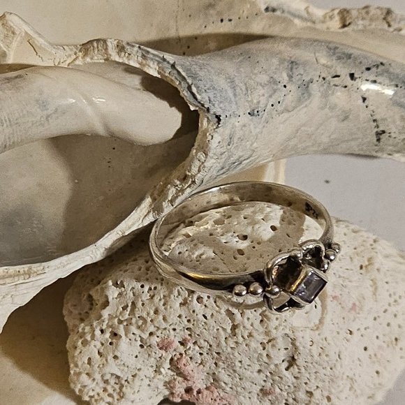 Amethyst Mini Square Ring - Picture 3 of 6